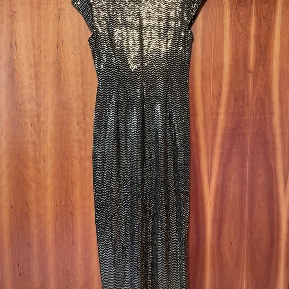 Shimmery Gold & Black Party Dress - Picture 3 of 4